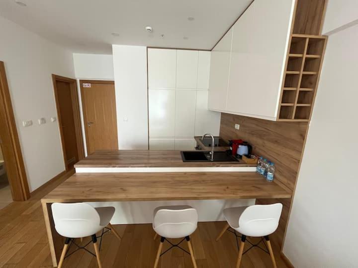 Apartments Lux บุดวา ภายนอก รูปภาพ