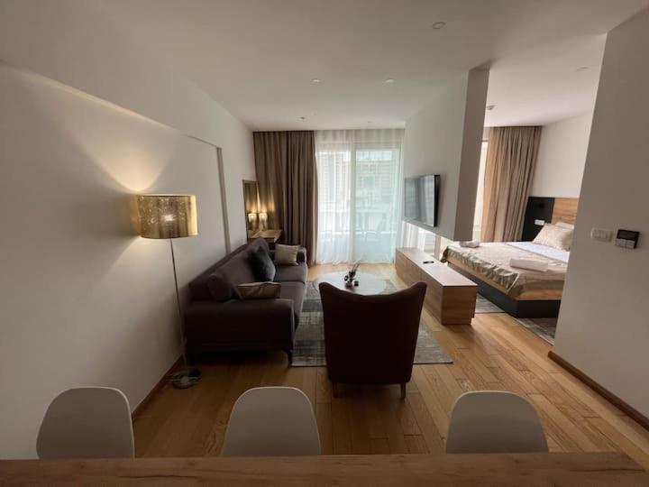 Apartments Lux บุดวา ภายนอก รูปภาพ