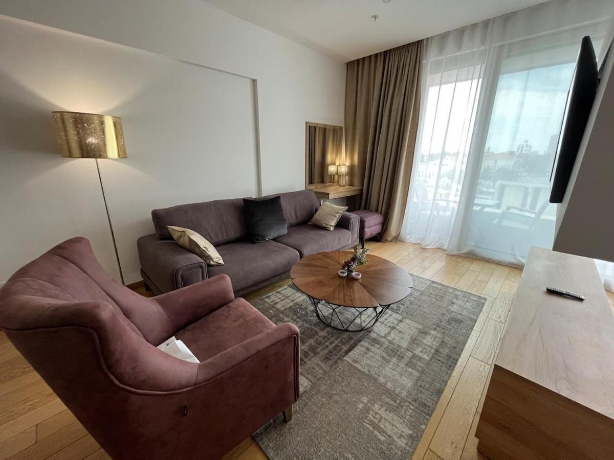Apartments Lux บุดวา ภายนอก รูปภาพ
